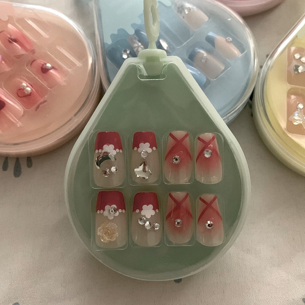 Cute press on nail set